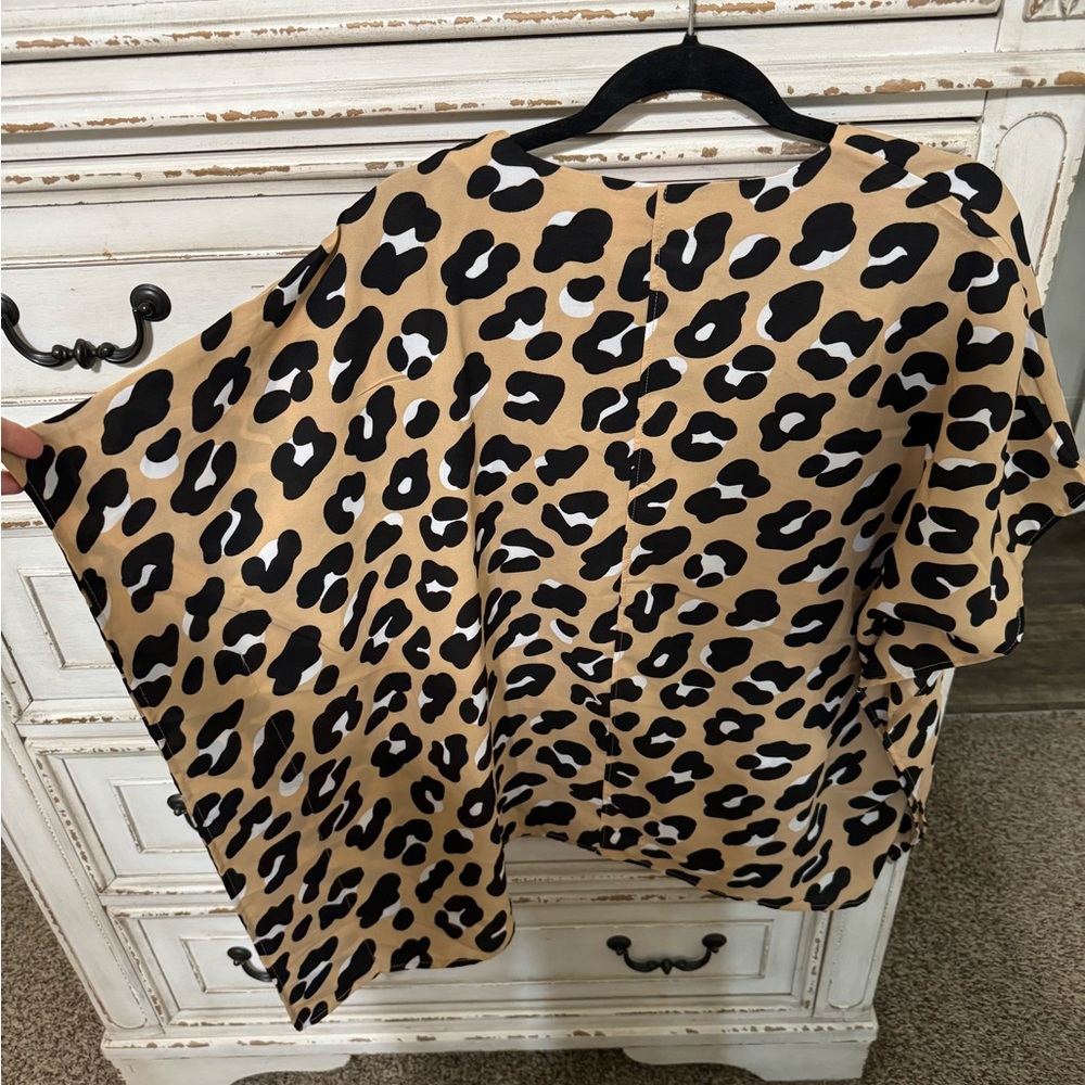 Simply southern large leopard print top